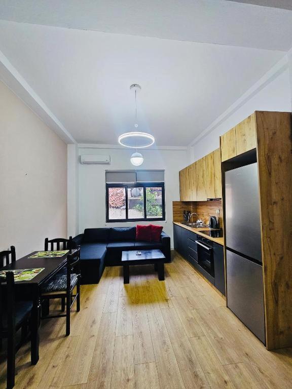 Apartment Prime Location Cozy Near Pazari I Ri