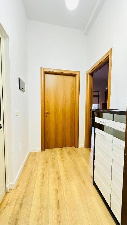 Prime Location Cozy Near Pazari I Ri Apartment Tirana